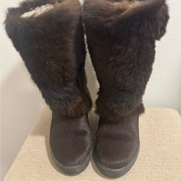 Luxurius Faux and Beaver Fur Coat - Picture 8 of 11